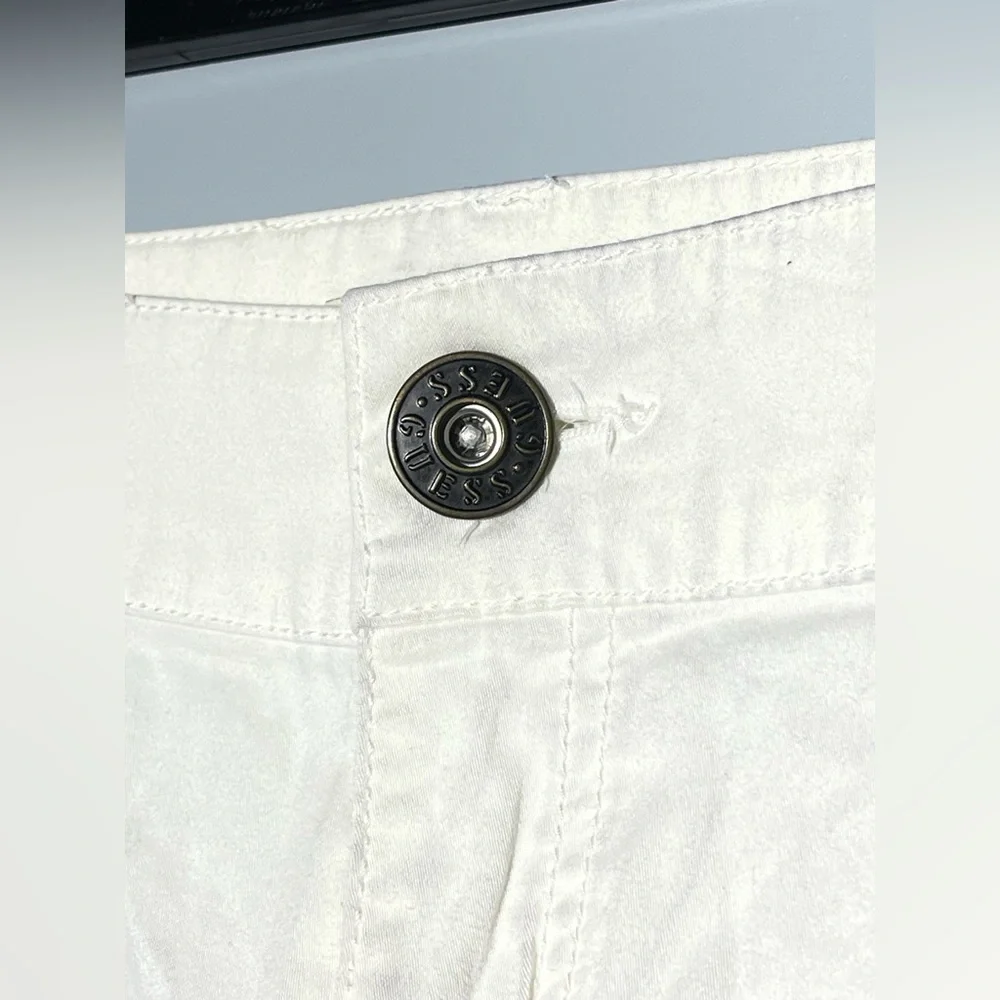 Guess White Jean Shorts Casual Style - Picture 4 of 12